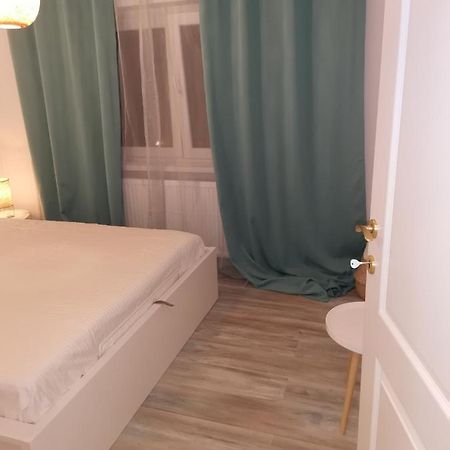 Bloom Box Apartments Крайова Екстериор снимка