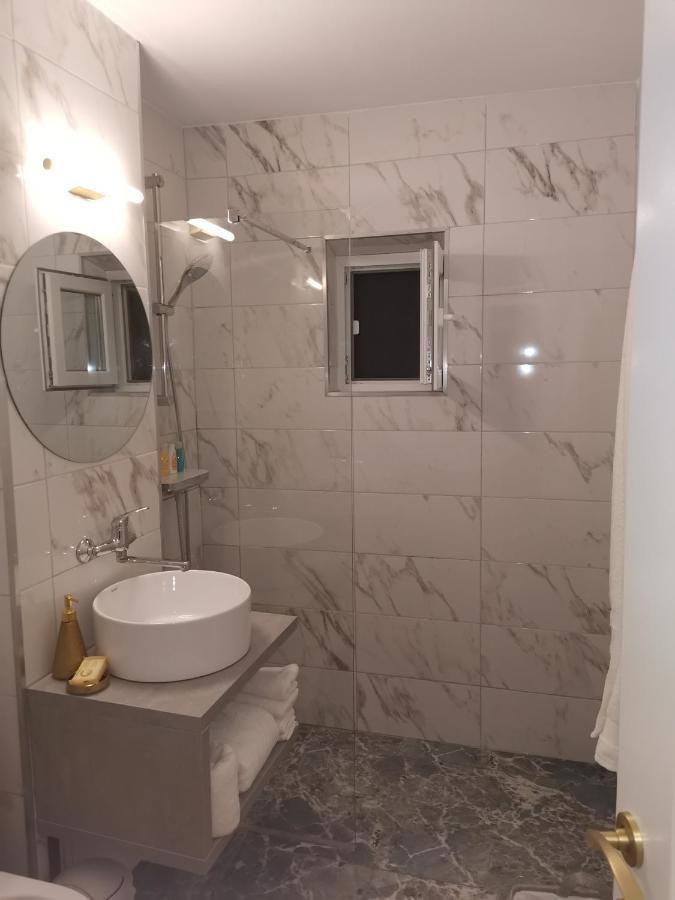 Bloom Box Apartments Крайова Екстериор снимка