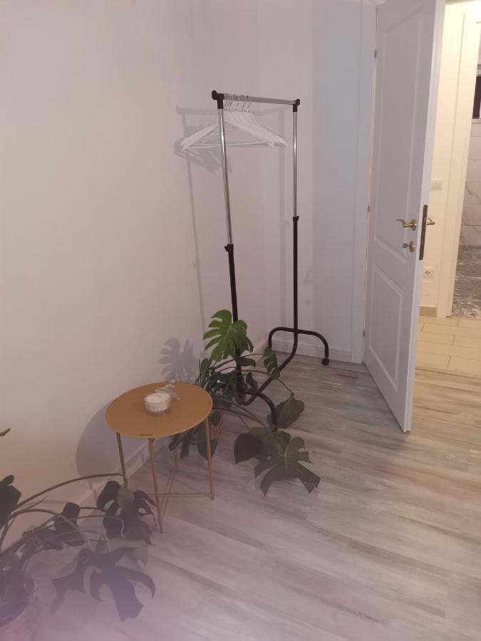 Bloom Box Apartments Крайова Екстериор снимка