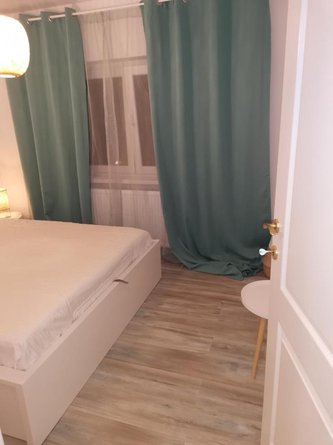 Bloom Box Apartments Крайова Екстериор снимка