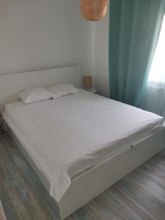 Bloom Box Apartments Крайова Екстериор снимка